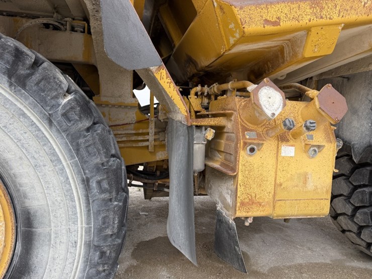 komatsu-hd465-5-image-12