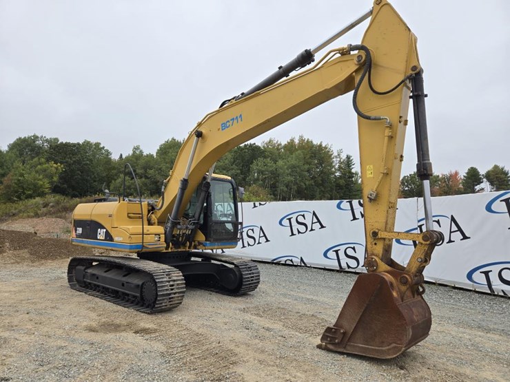 2011-caterpillar-320d-image-7