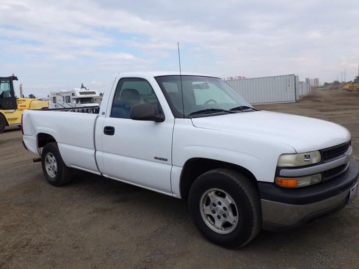 2002-chevrolet-1500-image-2
