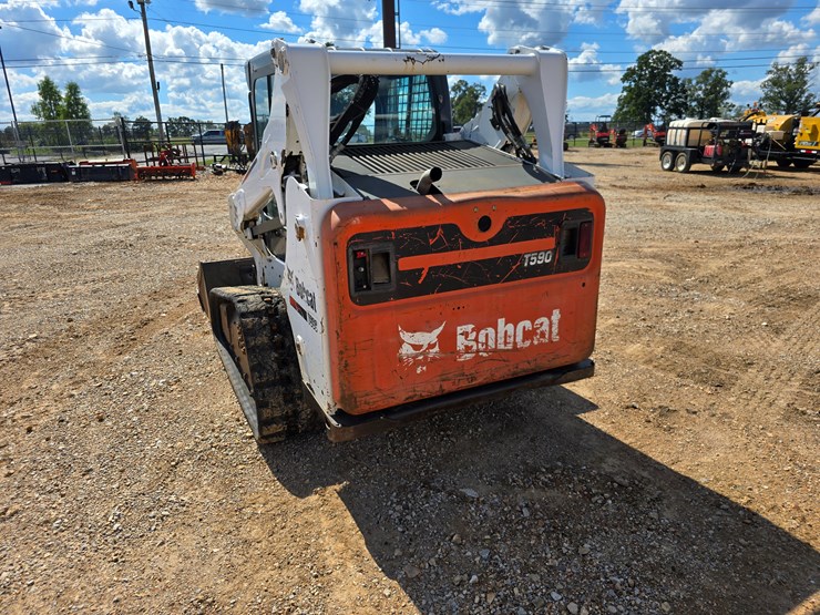 2013-bobcat-t590-image-11
