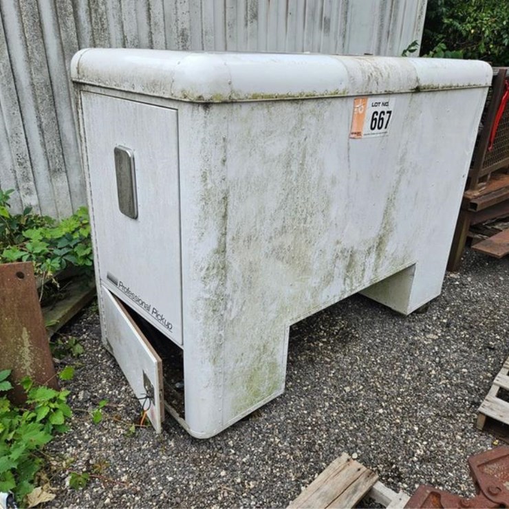 #2040 • Coffin Tool Box For Semi