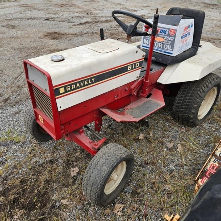 #2036 • Gravely 810 Garden Tractor