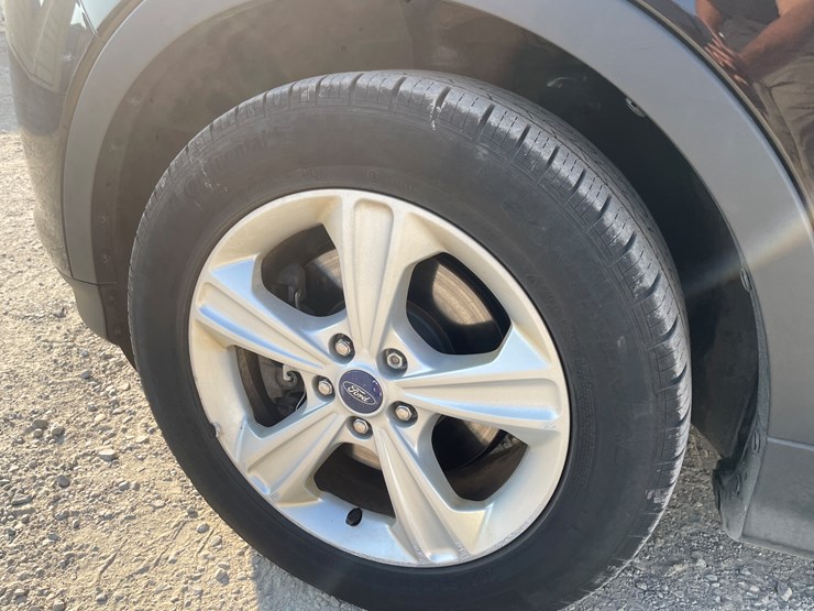 2013-ford-escape-se-image-12