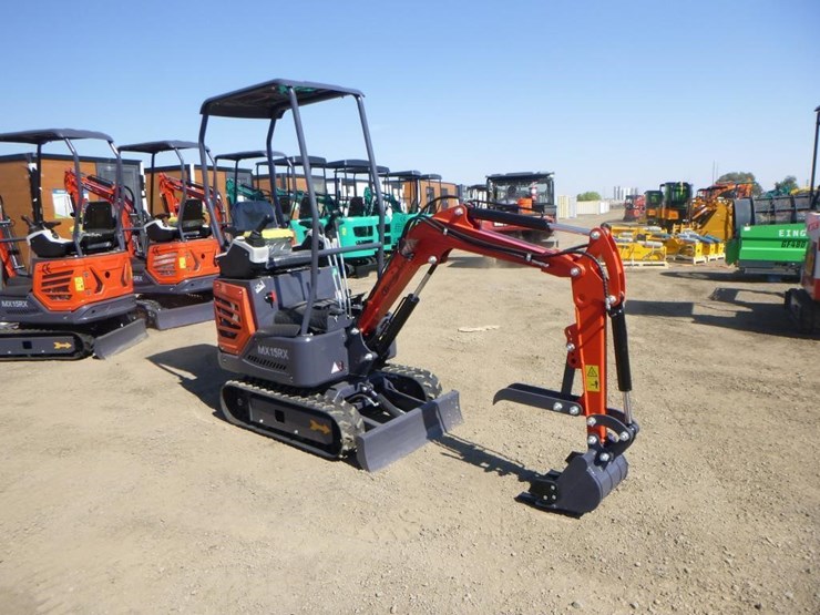 2025-agt-mx15rx-hydraulic-excavator-image-2