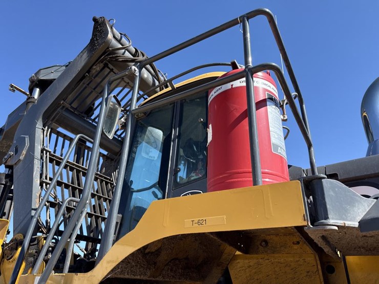 2018-deere-844k-image-55