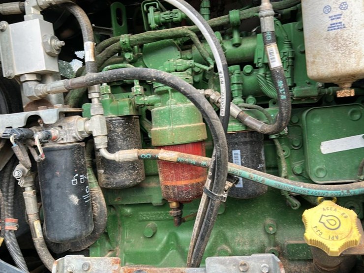 2018-deere-648l-image-26