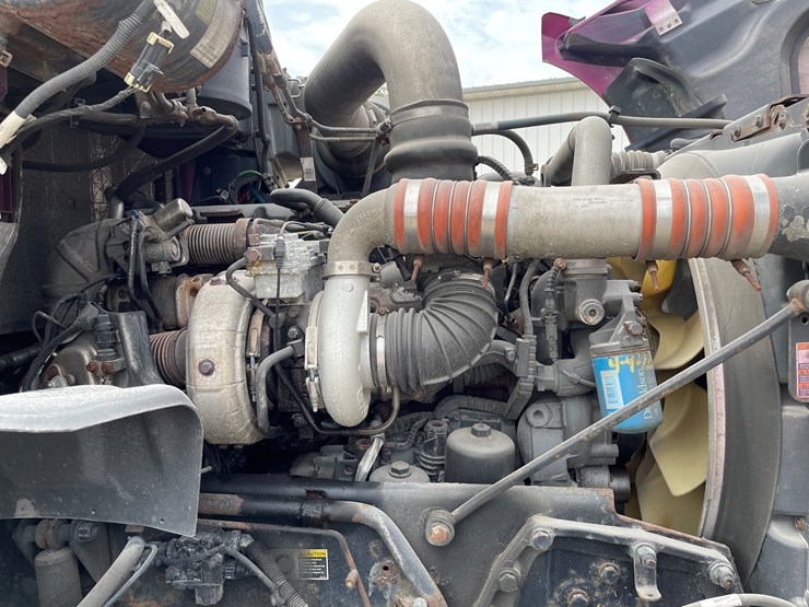 2013-kenworth-t700-image-42