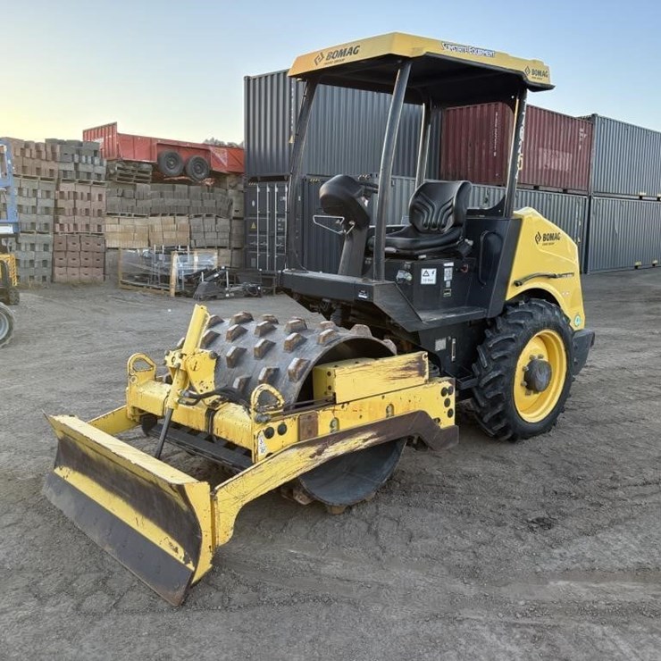 2018 BOMAG BW124PDH-5