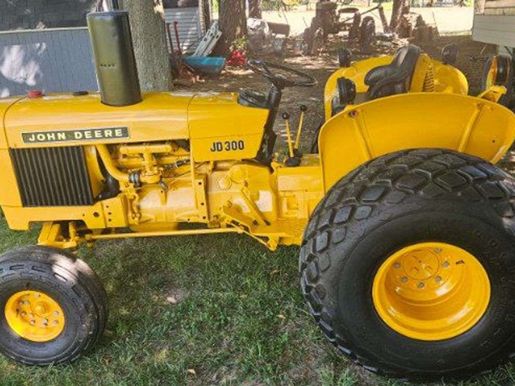 1969-john-deere-300-image-1