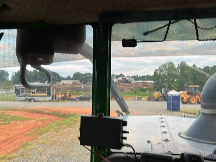2018-deere-648l-image-37
