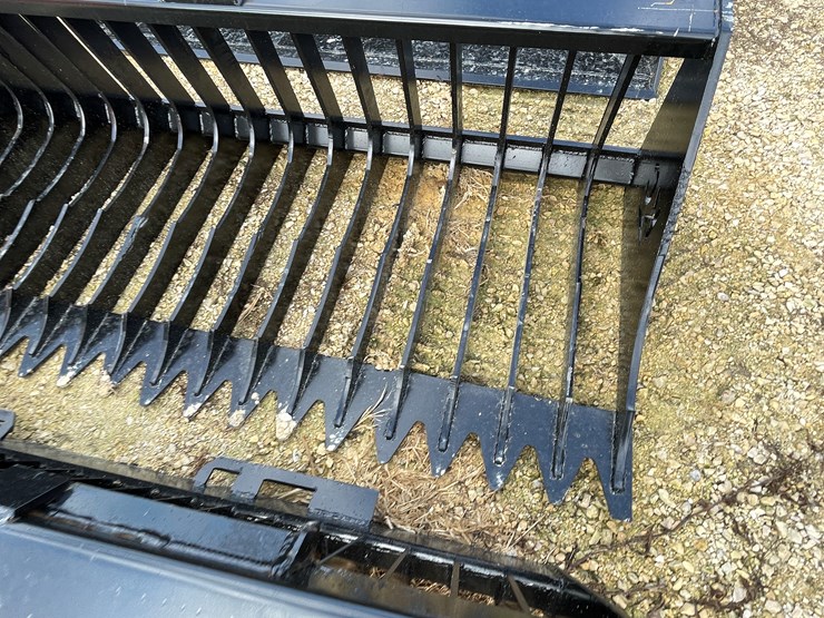#3009-•-skid-steer-6'-6"-rock-bucket-image-7