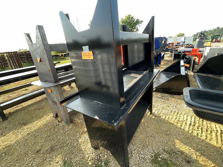 #3005-•-metal-work-table-image-1