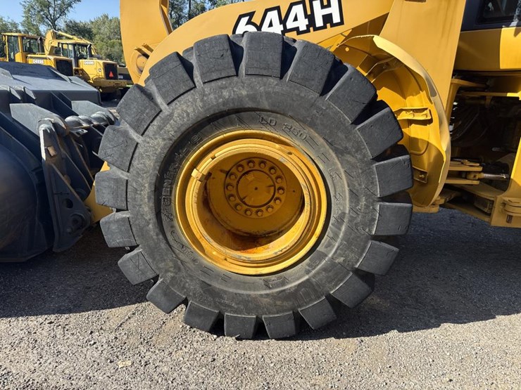 deere-644h-image-57