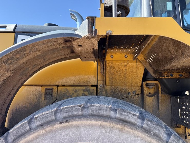 2018-deere-844k-image-28