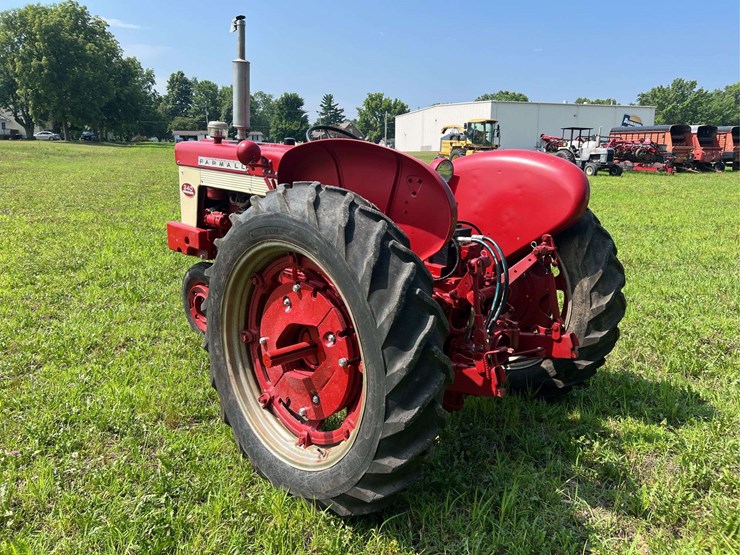 farmall-340-image-3
