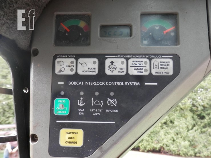 2002-bobcat-t200-image-8