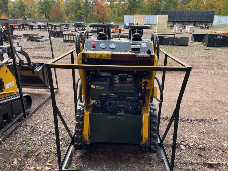 #8175-•-agt-compact-track-loader-image-6