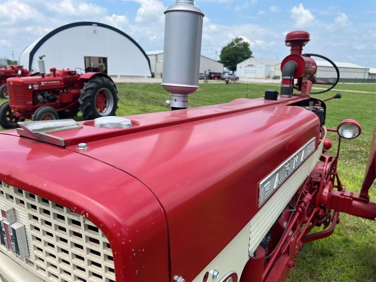 farmall-560-image-14