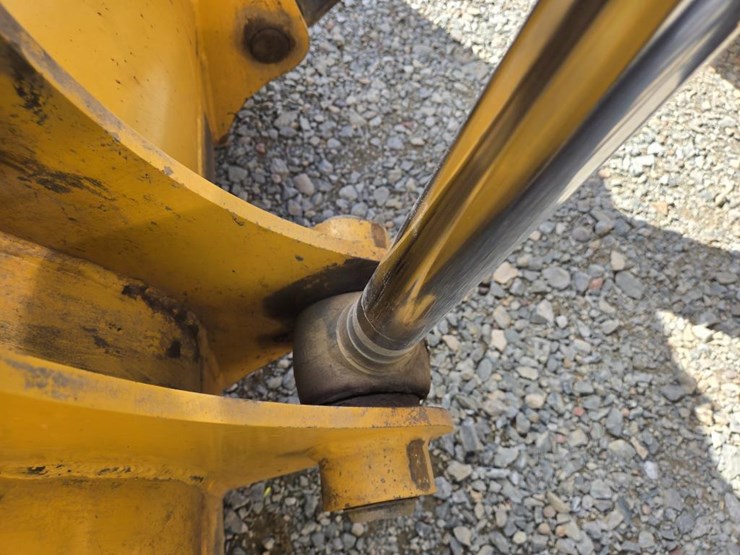 2015-deere-310sl-hl-image-16