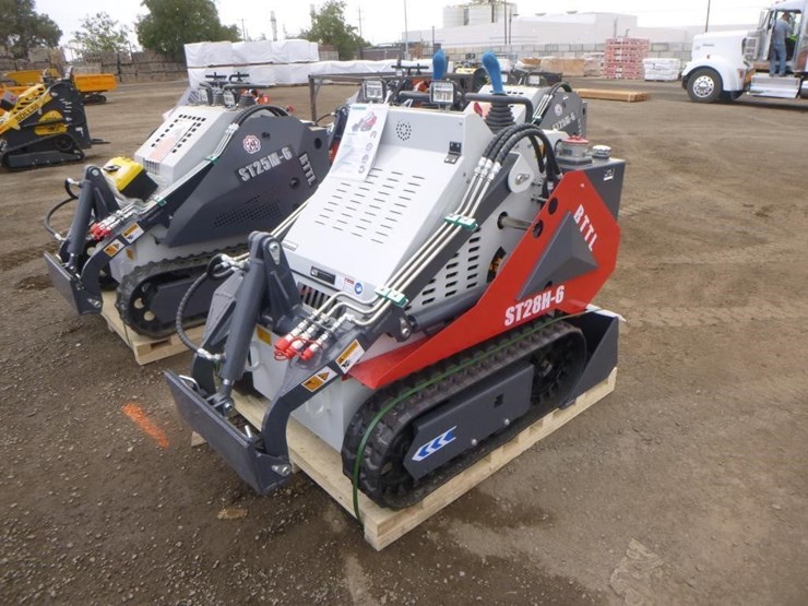 battler-st28h-6-skid-steer-track-loader-image-1