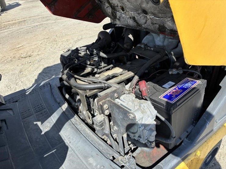 2004-komatsu-c30axps-forklift-image-11