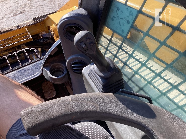 2021-caterpillar-289d3-image-17