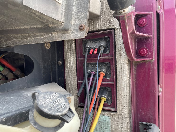 2013-kenworth-t700-image-37
