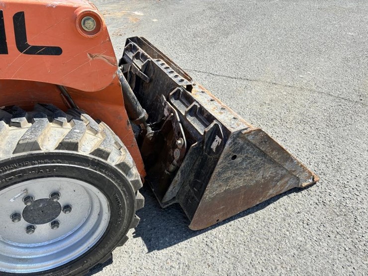2019-gehl-r105-image-6