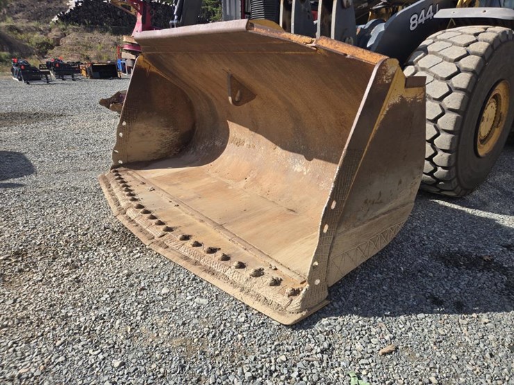 2007-deere-844j-image-9