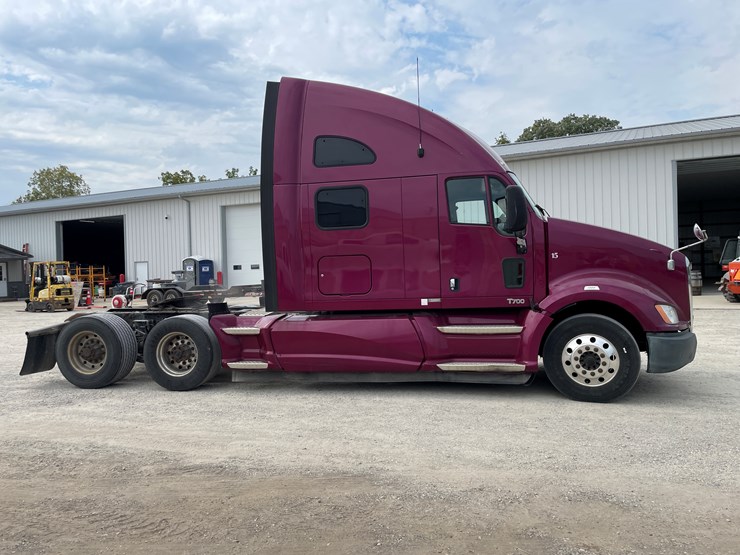2013-kenworth-t700-image-4