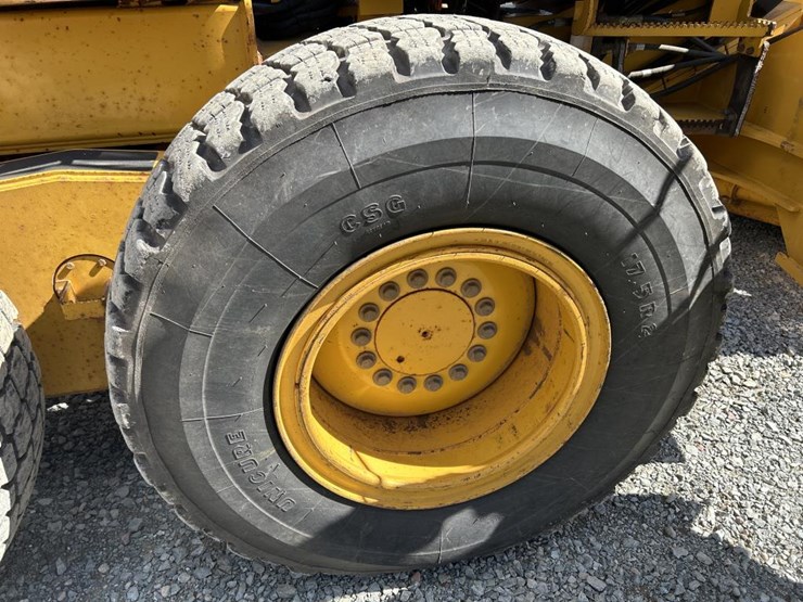 2001-deere-772ch-image-126