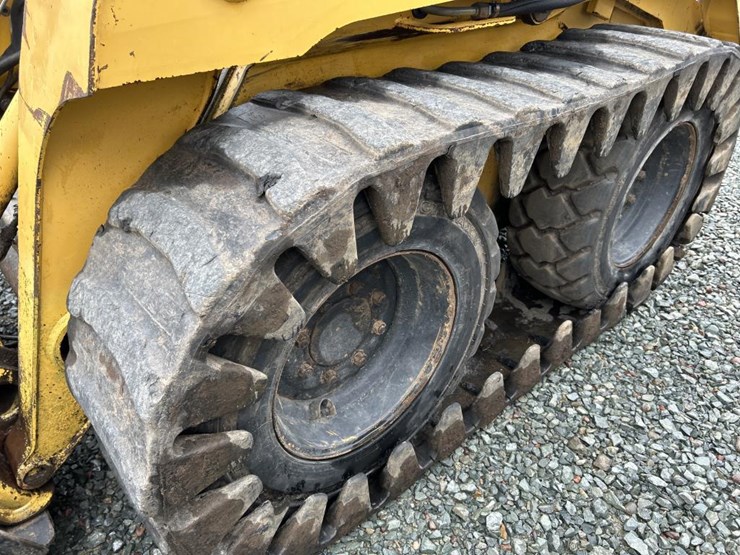 deere-240-image-55
