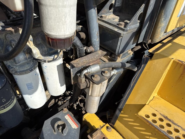 komatsu-hm400-2-image-13