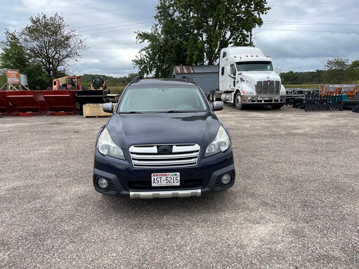 #1037-•-2014-subaru-outback-(wi-title-in-delay)-image-6