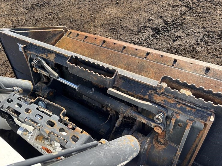 2021-bobcat-t770-image-11