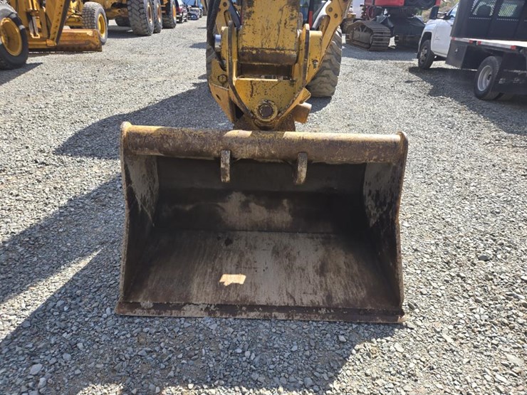 2006-caterpillar-m318-image-22