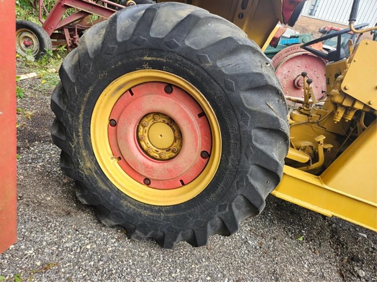 #2008-•-massey-ferguson-loader-tractor-image-41