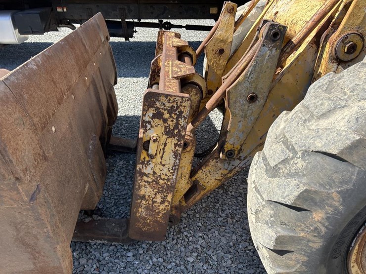 caterpillar-930-image-12