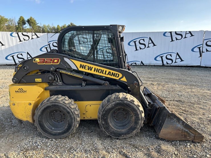 2022-new-holland-l320-image-6