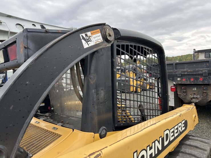 deere-240-image-28