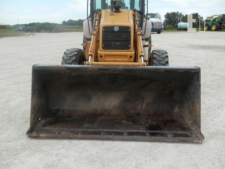 new-holland-555e-image-4