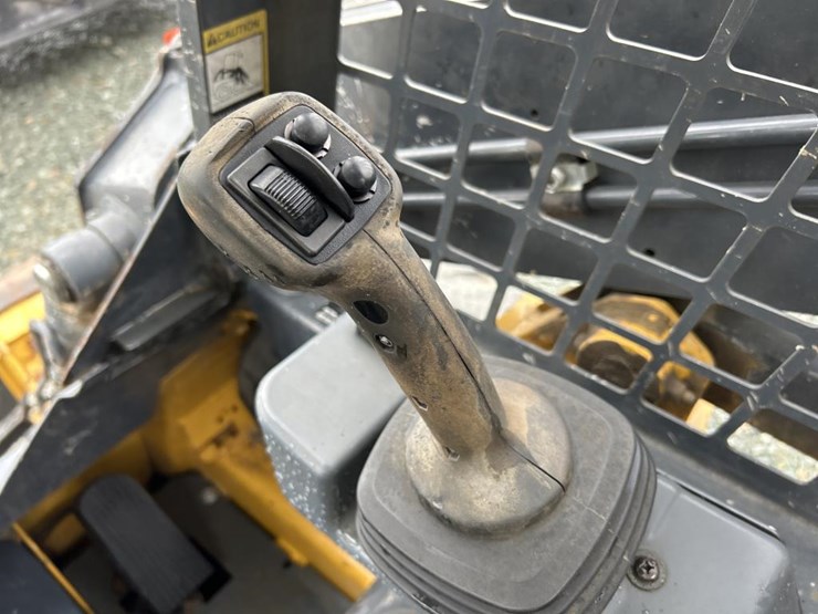 deere-318g-image-40