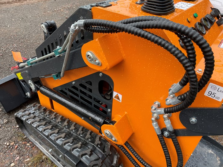#8160-•-unused-2025-mini-skid-steer-loader-image-11