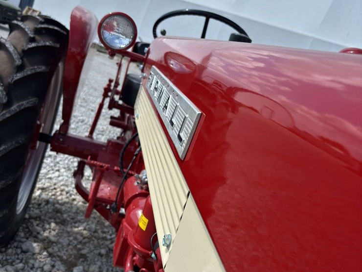 farmall-240-image-12