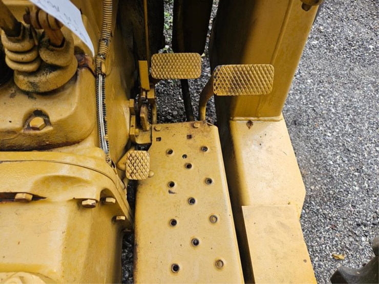 #2008-•-massey-ferguson-loader-tractor-image-24