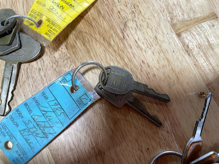 #5518-•-vintage-auto-keys-(cw)-image-5