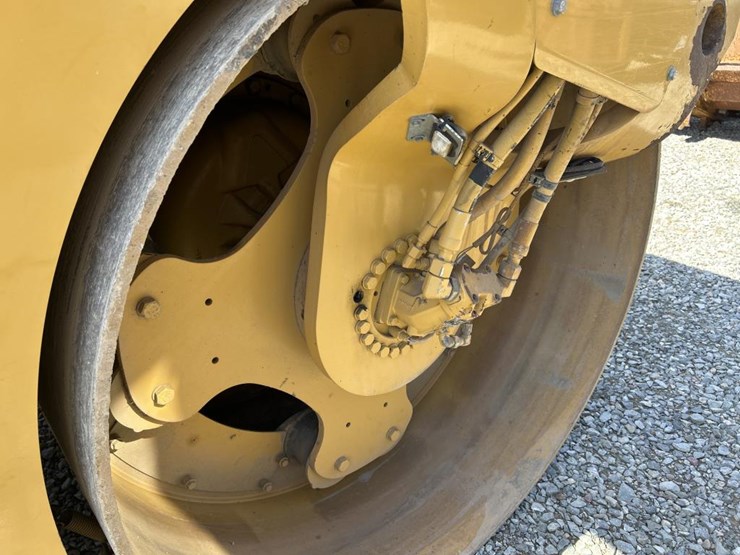 caterpillar-cb54-image-44