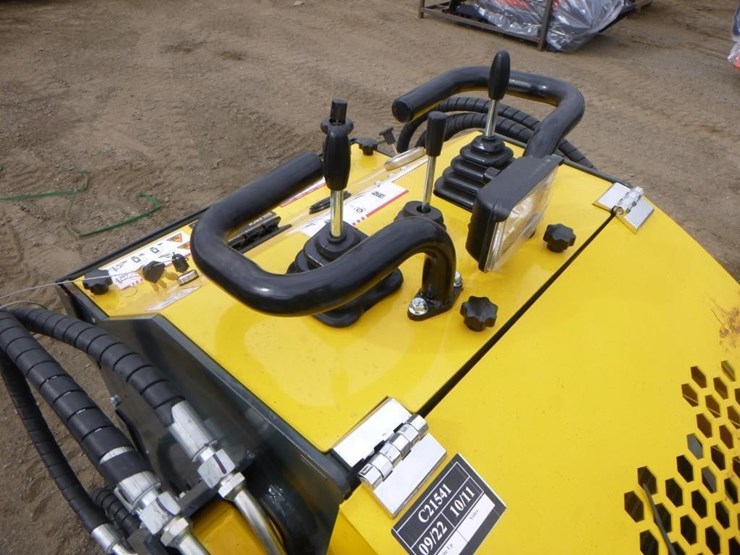 2025-sdlanch-sdll50-skid-steer-track-loader-image-18