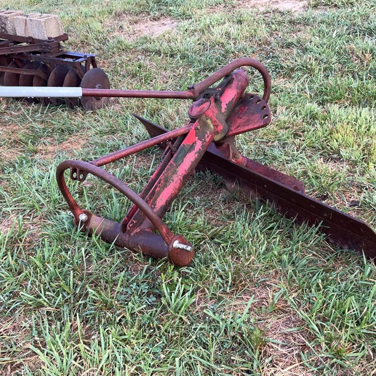 #109 • 3 pt. Angling Blade