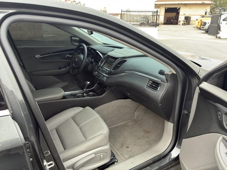 2018-chevrolet-impala-sedan-image-8